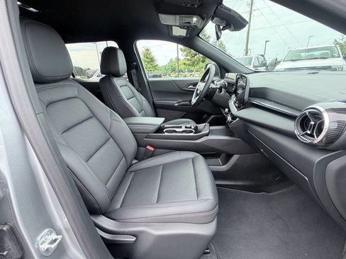 Used 2026 Chevrolet Equinox LT w/ Convenience Package II FWD image 23