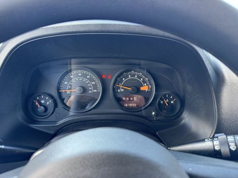 Used 2014 Jeep Patriot Sport w/ Power Value Group FWD image 19