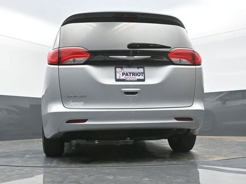 Used 2023 Chrysler Voyager LX FWD image 40