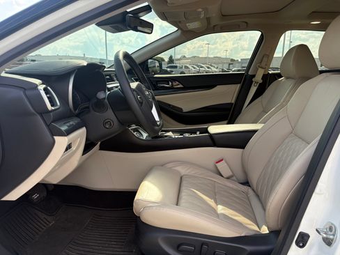 Used 2023 Nissan Maxima Platinum w/ Sport Mat Group FWD image 13
