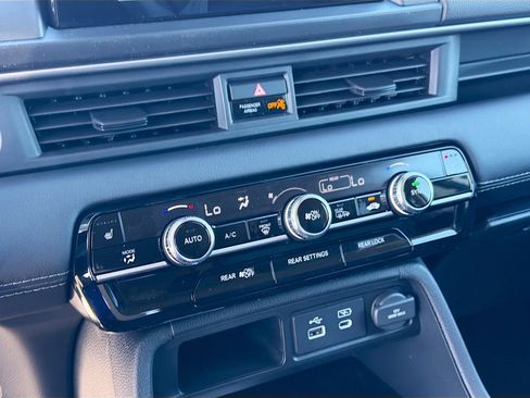 New 2025 Honda Pilot EX-L image 14