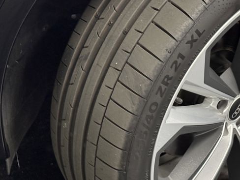 Used 2025 Audi Q5 Prestige w/ Prestige Package image 18