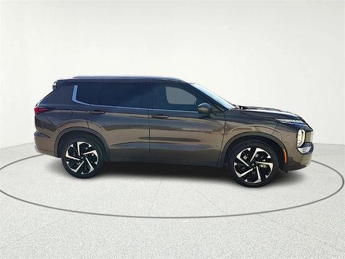 Used 2024 Mitsubishi Outlander SEL image 8
