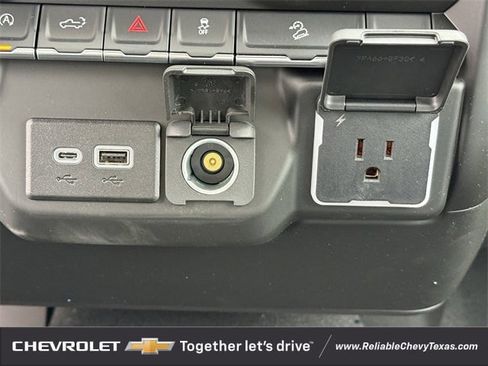 New 2026 Chevrolet Silverado 1500 Custom Trail Boss w/ LPO, Dark Essentials Package image 19