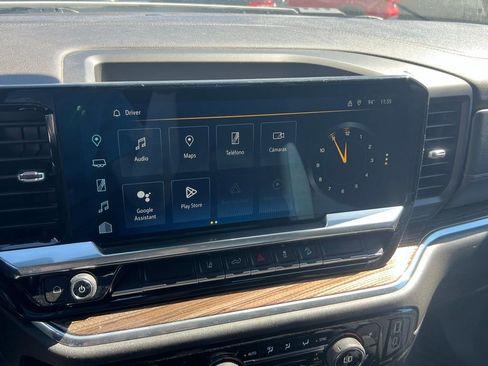 Used 2024 Chevrolet Silverado 2500 LT image 35