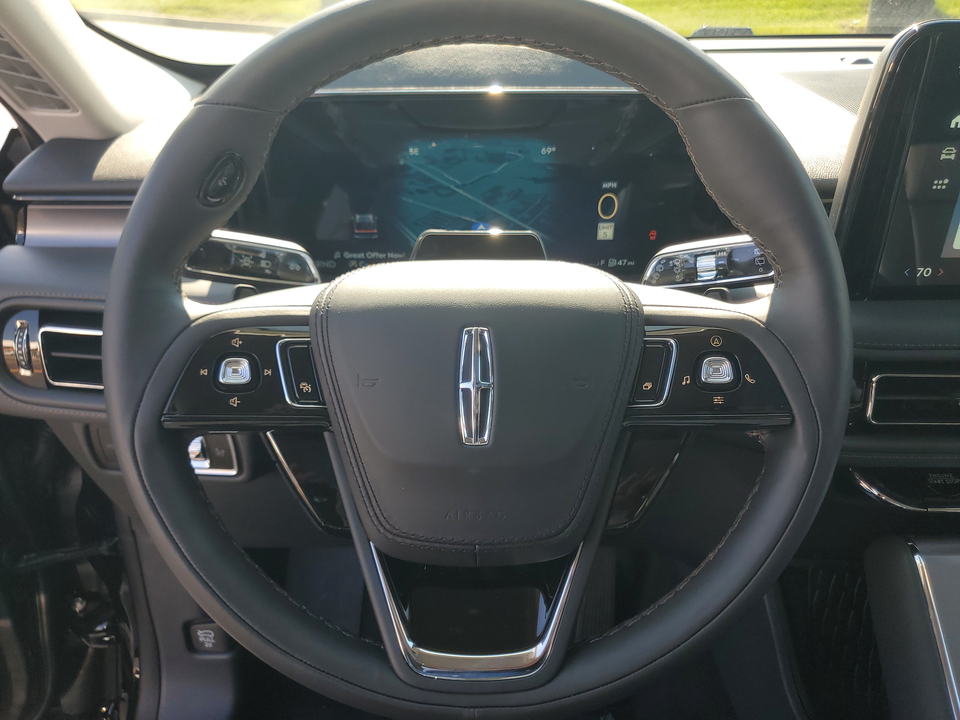 New 2027 Lincoln Aviator AWD image 15