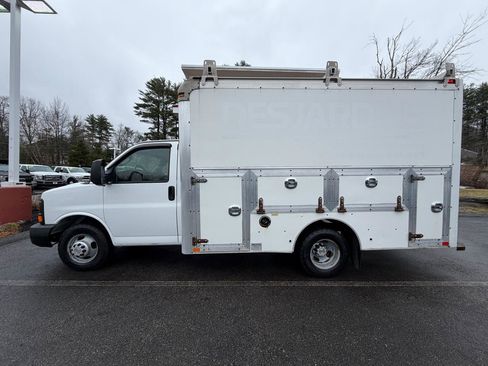 Used 2016 Chevrolet Express 3500 RWD image 12