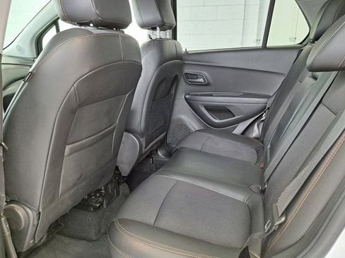 Used 2019 Chevrolet Trax LT w/ LT Convenience Package FWD image 23