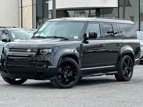 Certified 2025 Land Rover Defender 130 X-Dynamic SE AWD/4WD image 22