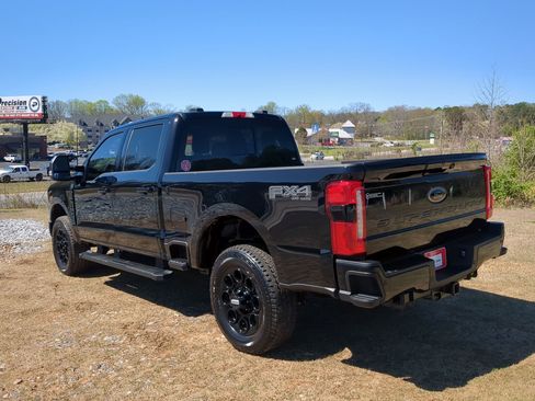 Used 2025 Ford F350 Lariat w/ Black Appearance Package image 7