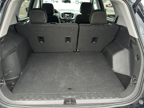 Used 2024 GMC Terrain SLE w/ Driver Convenience Package image 8