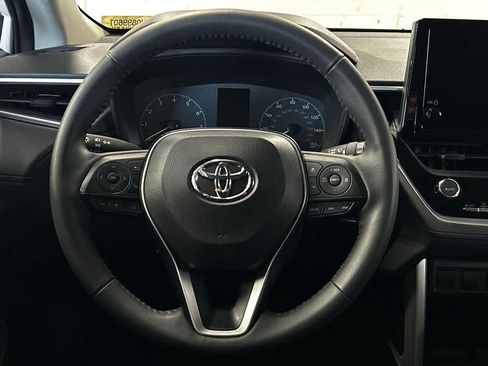 Used 2024 Toyota Corolla Cross LE AWD/4WD image 15