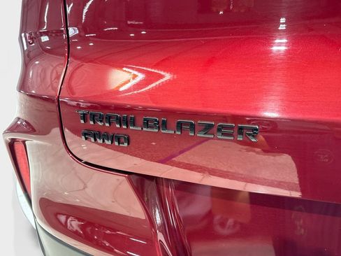 Used 2023 Chevrolet TrailBlazer RS w/ Convenience Package AWD/4WD image 23