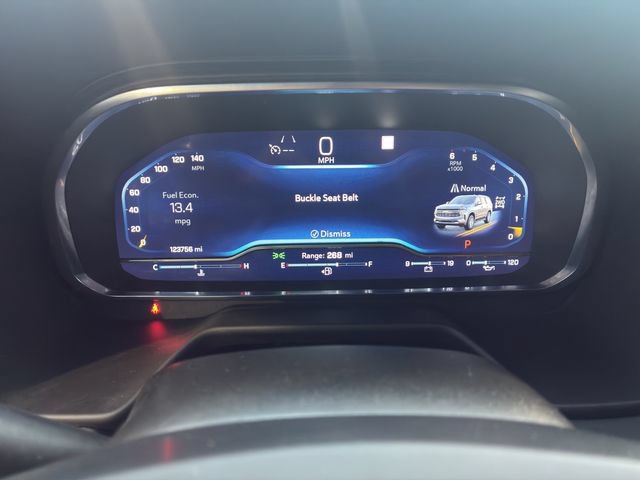 Used 2022 Chevrolet Suburban LT w/ Luxury Package AWD/4WD image 17