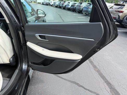 Used 2025 Hyundai Sonata SEL FWD image 18