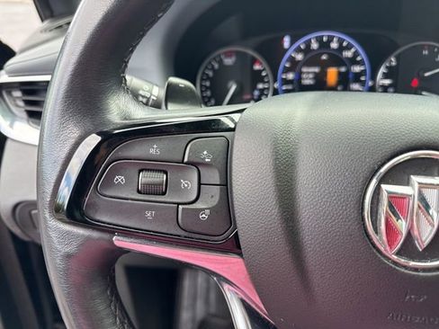 Used 2024 Buick Enclave Premium image 22