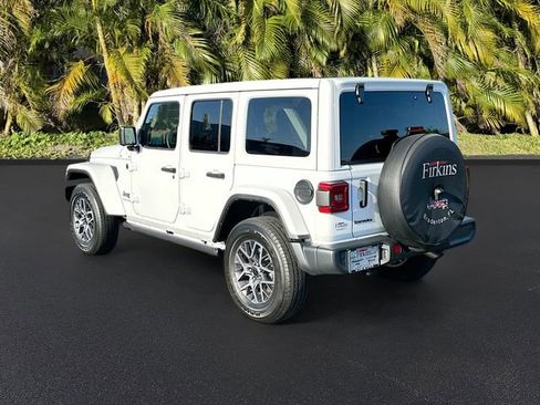 Used 2025 Jeep Wrangler Sahara w/ Safety Group image 7