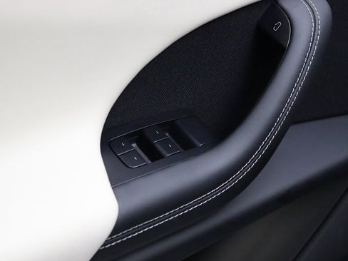 Used 2023 Tesla Model X image 49