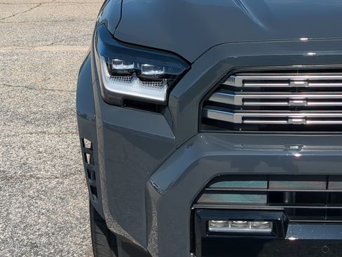 Used 2025 Toyota 4Runner Limited RWD image 8