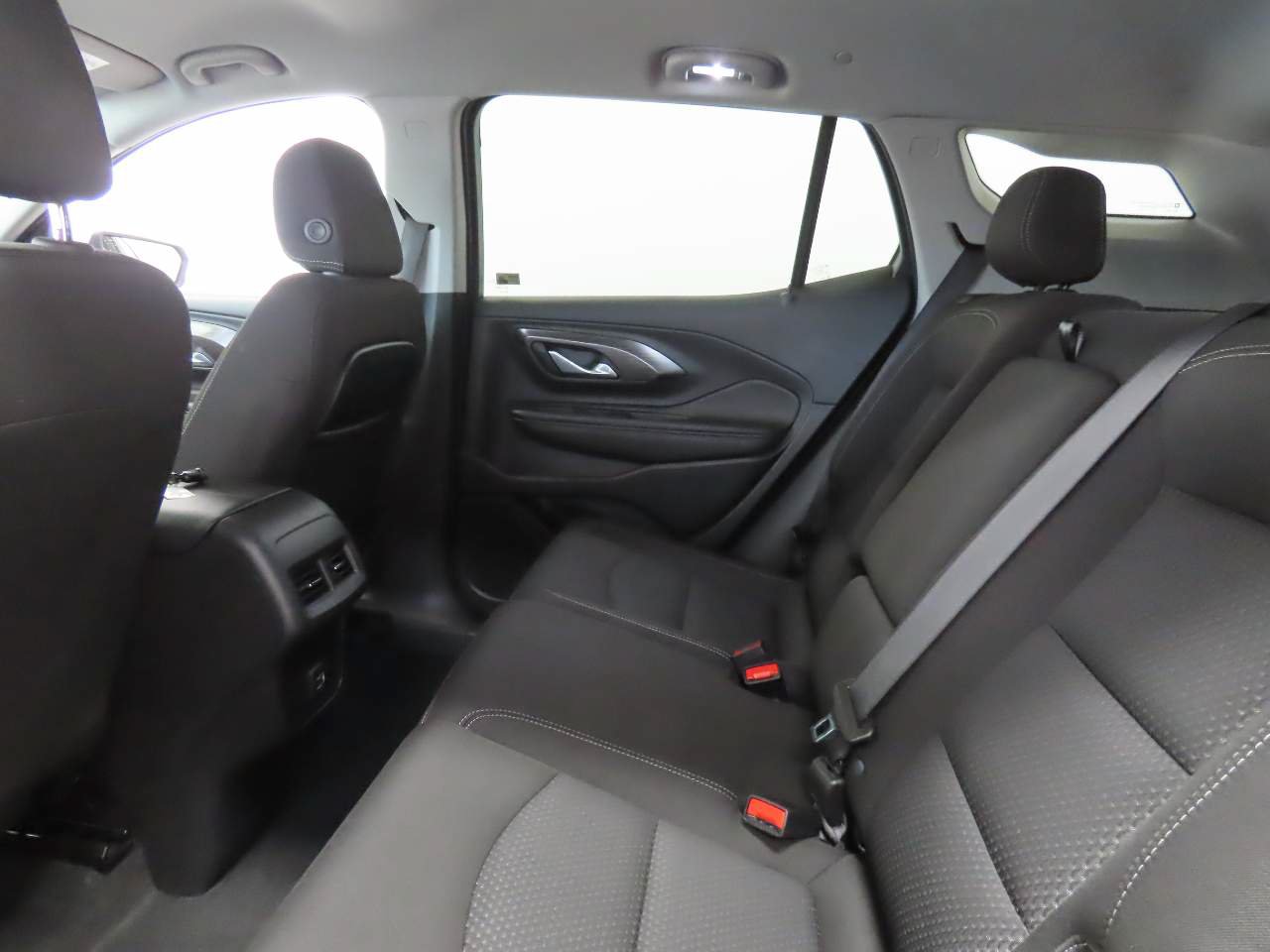 Used 2024 GMC Terrain SLE FWD image 17