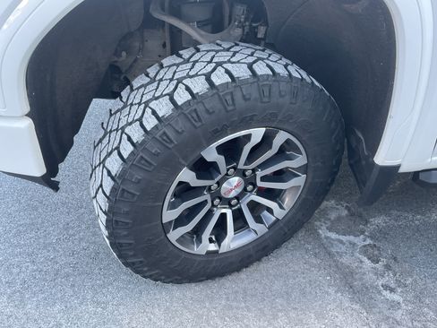 Used 2020 GMC Sierra 1500 AT4 w/ AT4 Premium Package image 9