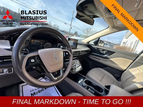 Used 2022 Lincoln Corsair AWD w/ Premium Package image 14