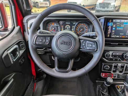 Used 2024 Jeep Wrangler Willys image 22