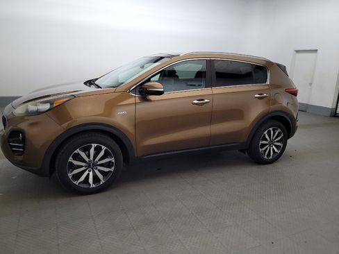 Used 2017 Kia Sportage EX w/ EX Technology Package AWD/4WD image 2
