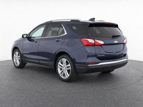Used 2024 GMC Terrain SLE AWD/4WD image 3