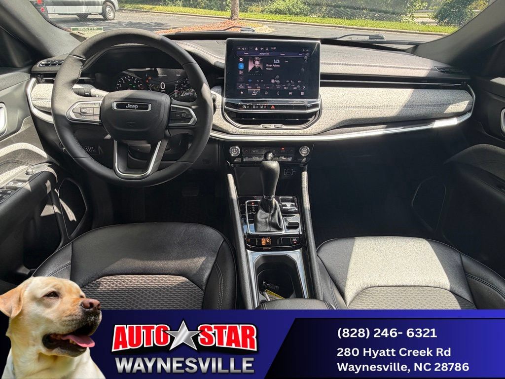 Used 2024 Jeep Compass Latitude w/ Convenience Group AWD/4WD image 8