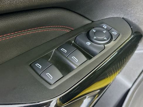 Used 2024 Chevrolet Trax RS w/ Sunroof Package image 28