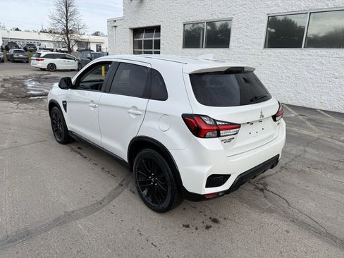 Used 2021 Mitsubishi Outlander Sport LE image 2