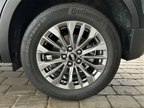 Used 2025 Cadillac XT4 Premium Luxury image 43