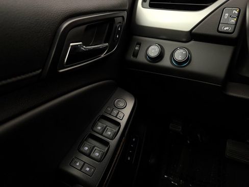 Used 2017 Chevrolet Tahoe LT image 13