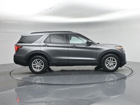 New 2026 Ford Explorer Active RWD image 26