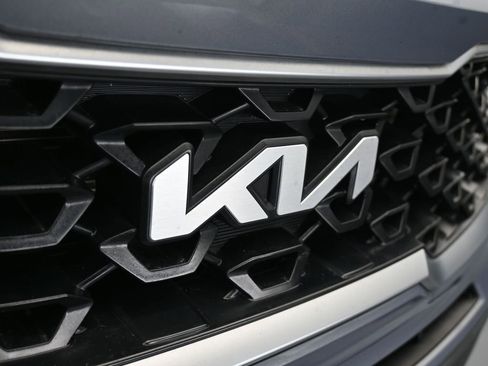 Used 2022 Kia Sorento LX image 43