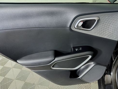 Used 2021 Kia Soul LX image 24