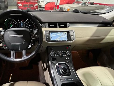 Used 2018 Land Rover Range Rover Evoque SE AWD/4WD image 13