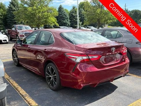 Used 2018 Toyota Camry SE FWD image 5