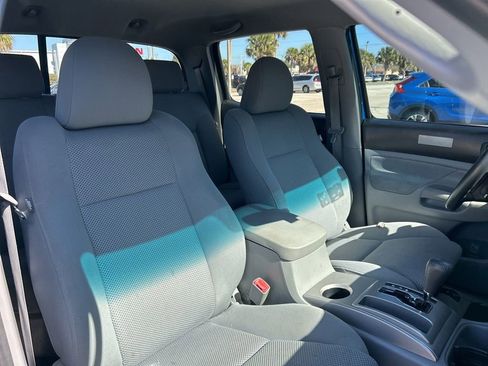 Used 2009 Toyota Tacoma PreRunner image 38