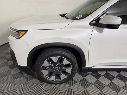 Used 2026 Honda Pilot Elite image 12