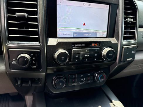 Used 2022 Ford F250 XLT w/ XLT Premium Package AWD/4WD image 28