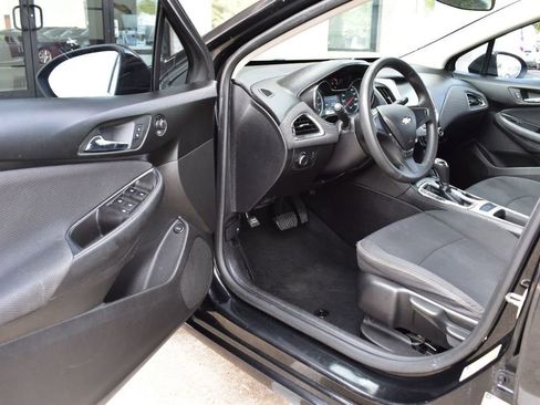 Used 2017 Chevrolet Cruze LS image 15