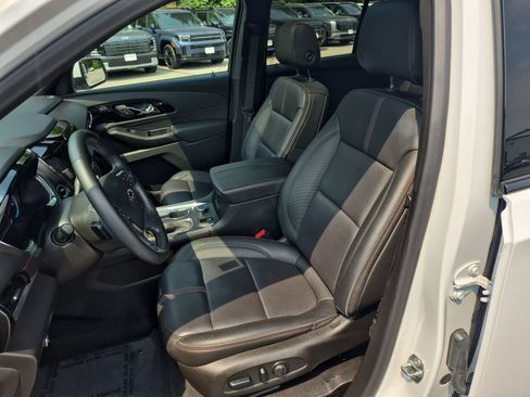Certified 2023 Chevrolet Traverse RS w/ LPO, Floor Liner Package AWD/4WD image 21