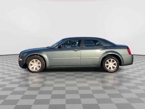 Used 2005 Chrysler 300 Touring image 5
