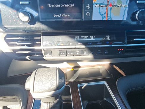 Used 2024 Toyota Sienna XLE w/ XLE Plus Package image 17