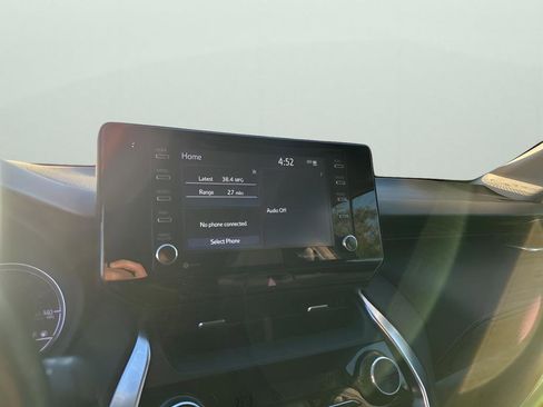 Used 2021 Toyota Venza Limited image 35