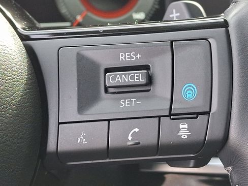 Used 2023 Nissan Pathfinder Platinum image 24