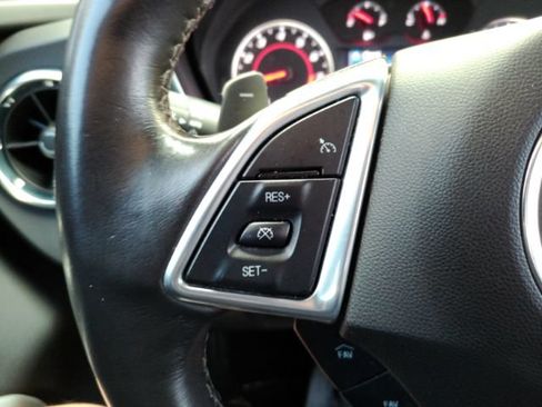 Used 2022 Chevrolet Camaro LT w/ Technology Package RWD image 26