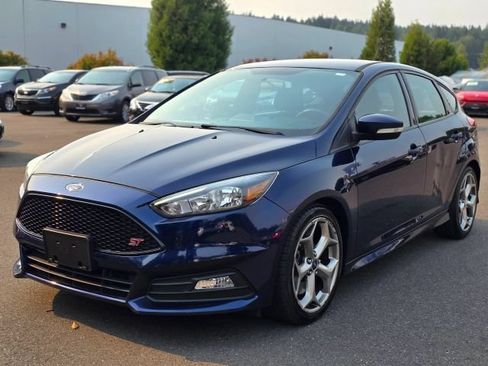 Used 2016 Ford Focus ST FWD image 3